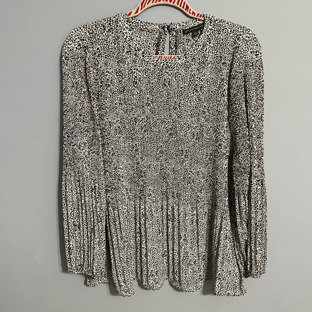 Leopard print black and white top - Sz XL